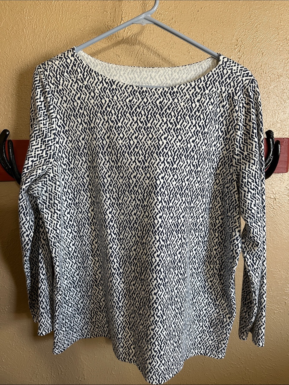 Black and White Geometric Long Sleeve Top
